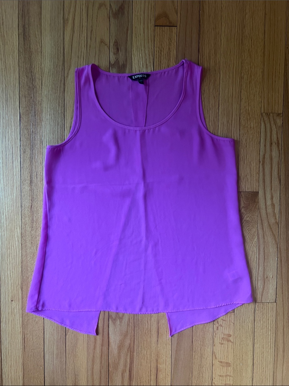 Express Sleeveless Scoop Neck Tank Top - Magenta
